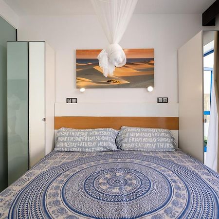 פלאייה דל אינגלז Apartamentos Playa Feliz מראה חיצוני תמונה